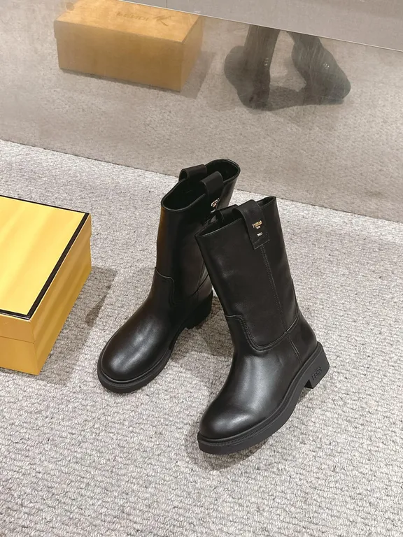 Fendi Shoe 